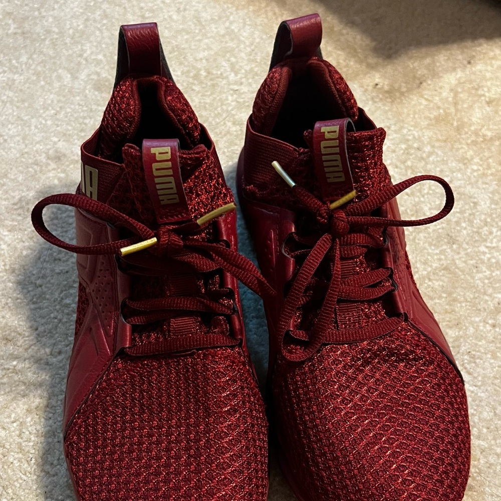 Puma tennis shoes